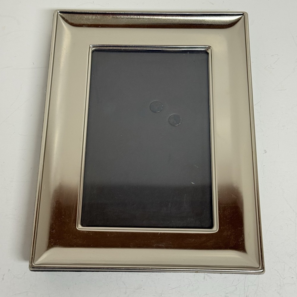 Malden‎ Silver Tone Picture Frame 6x8 Tabletop Easel Back